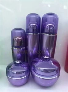 廣州市樂鑫玻璃制品廠 專業(yè)化妝品瓶子的設計與生產專家